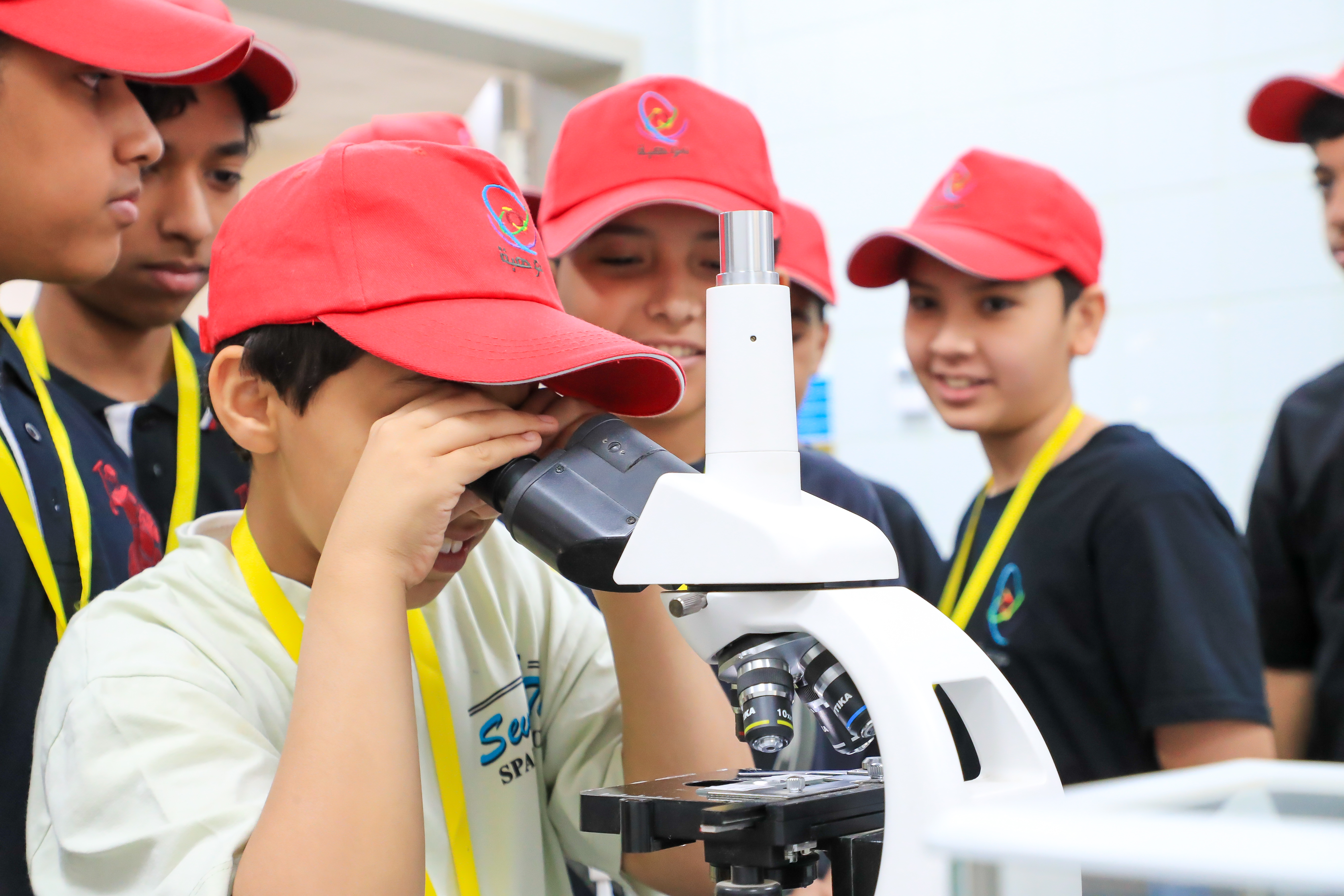 استقبال طلاب “موهبة” في الجامعة الإسلامية لتعزيز شغفهم بالعلوم