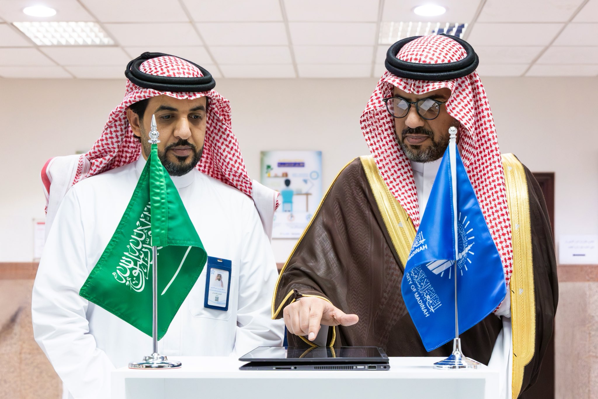 رئيس الجامعة الإسلامية يدشّن “ميديكا بلس” و”وصفتي” ويفتتح مرافق طبية جديدة بالمركز الطبي الجامعي