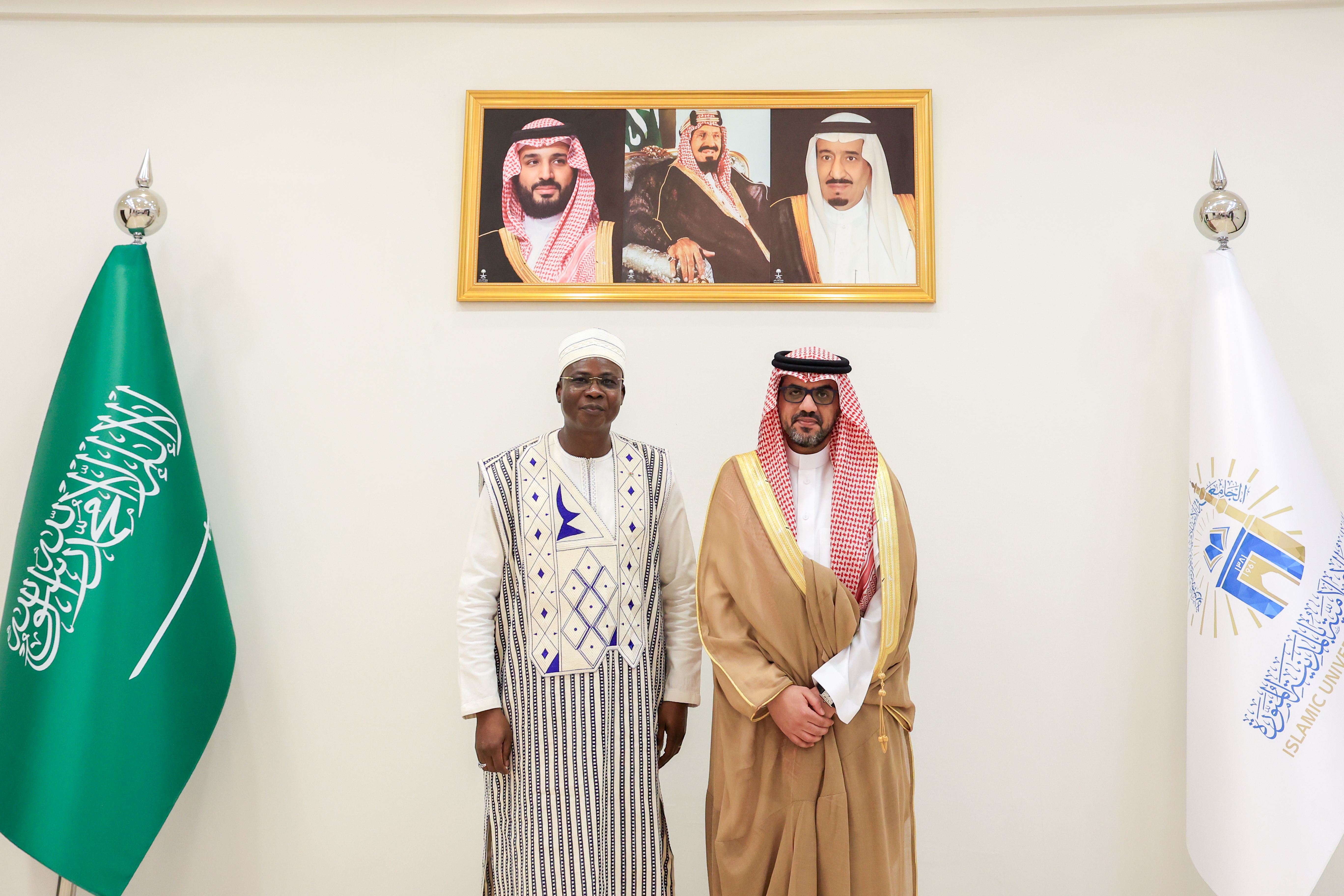 رئيس الجامعة الإسلامية يستقبل القنصل العام لجمهورية بوركينا فاسو لدى المملكة