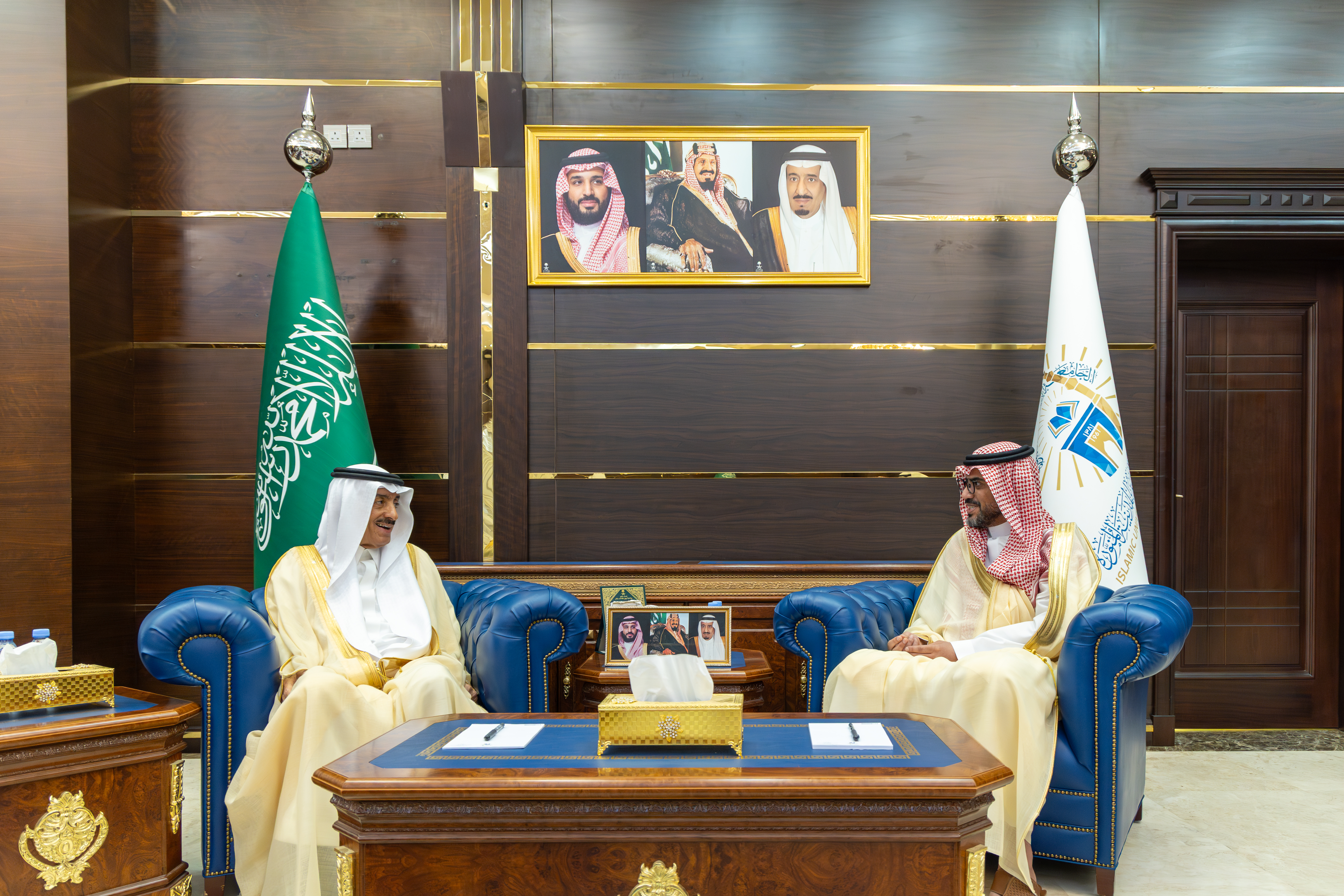 رئيس الجامعة يرأس الاجتماع الأول لمجلس أوقاف الجامعة الإسلامية في دورته الثانية